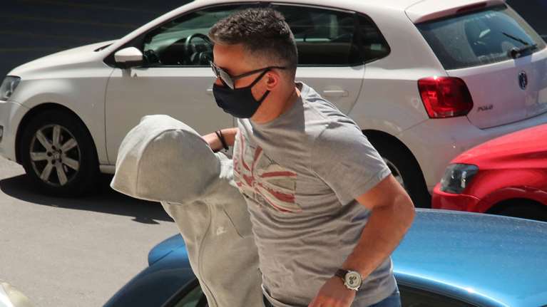 Απαγωγή 10χρονης Μαρκέλλας: Πήρε προθεσμία για να απολογηθεί η 33χρονη - Η πρώτη δημόσια εμφάνιση στα δικαστήρια