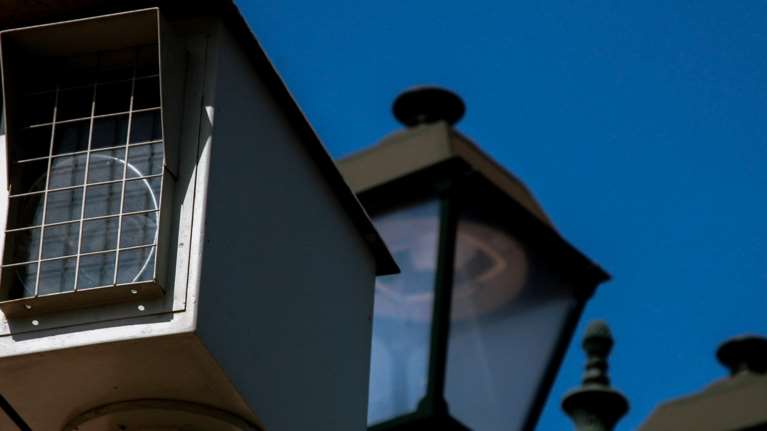 Μπαίνουν 12 κάμερες στην Αθήνα για παραβάσεις σε λεωφορειολωρίδες: Πού θα τοποθετηθούν - Στο σπίτι τα &quot;ραβασάκια&quot;