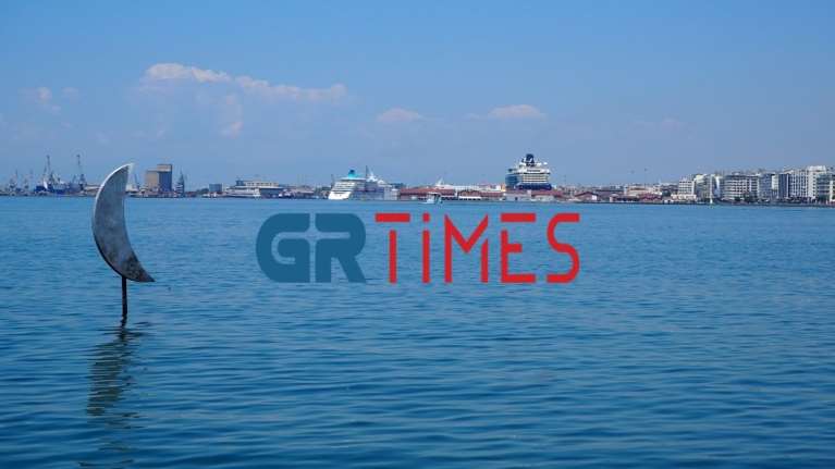 Θεσσαλονίκη: Δύο κρουαζιερόπλοια με πάνω από 3000 επιβάτες κατέπλευσαν στο λιμάνι [βίντεο]