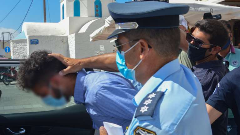 Εγκλημα στη Φολέγανδρο: Ο 30χρονος έκανε απόπειρα αυτοκτονίας - Επιχείρησε να κρεμαστεί στο κελί του