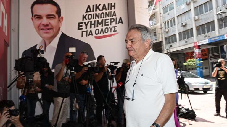 Μπίστης για παραίτηση Τσίπρα: Τους έδωσε μια κλωτσιά και κολυμπάνε όλοι αυτή τη στιγμή στη θάλασσα