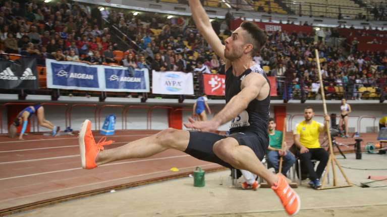 Μίλτος Τεντόγλου: Κορυφαία επίδοση στον κόσμο για φέτος - &quot;Πέταξε&quot; στα 8.35 [βίντεο]