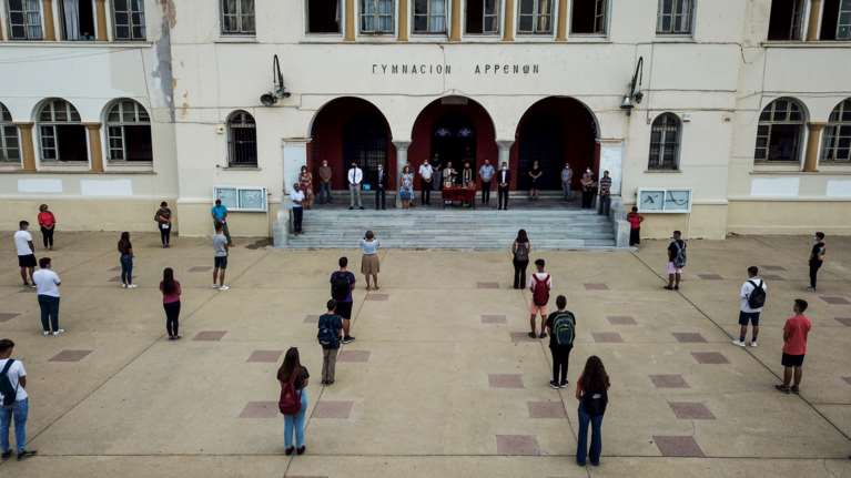 Πώς θα κλείνουν τα σχολεία λόγω κορονοϊού - Νέα απόφαση Κεραμέως