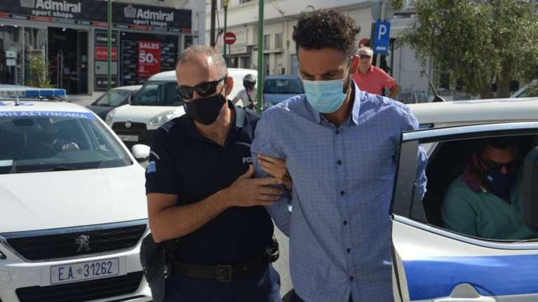 Έγκλημα στη Φολέγανδρο: Η αδερφή του 30χρονου επικοινώνησε με τη μητέρα της Γαρυφαλλιάς