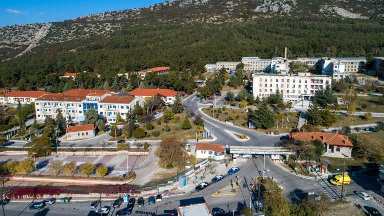 Ασπροβάλτα: Εξιτήριο πήρε η 26χρονη που τραυματίστηκε από έκρηξη φιάλης - Στην εντατική παραμένει ο 41χρονος