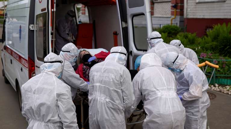 Τρίτη η Ρωσία σε κρούσματα κορονοϊού: Ξεπέρασαν τα 423.000