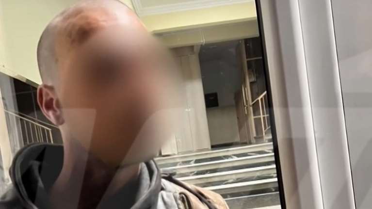 Θεσσαλονίκη: Αμίλητος στα δικαστήρια ο 34χρονος μητροκτόνος – Τι είπε στους αστυνομικούς που τον εντόπισαν