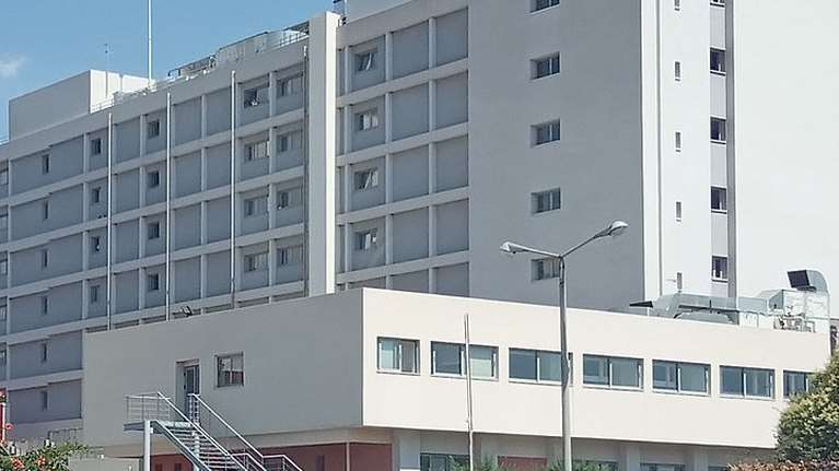 Πάτρα: Σκάνδαλο με τα κρούσματα στο νοσοκομείο &quot;Άγιος Ανδρέας&quot; - Υγειονομικοί αρνήθηκαν να εμβολιαστούν και κόλλησαν κορονοϊό