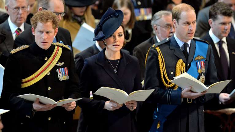 Η ανωτερότητα του βασιλιά Κάρολου: Εσείς μπορεί να μην έρχεστε, αλλά εγώ σας έχω στο πρόγραμμα