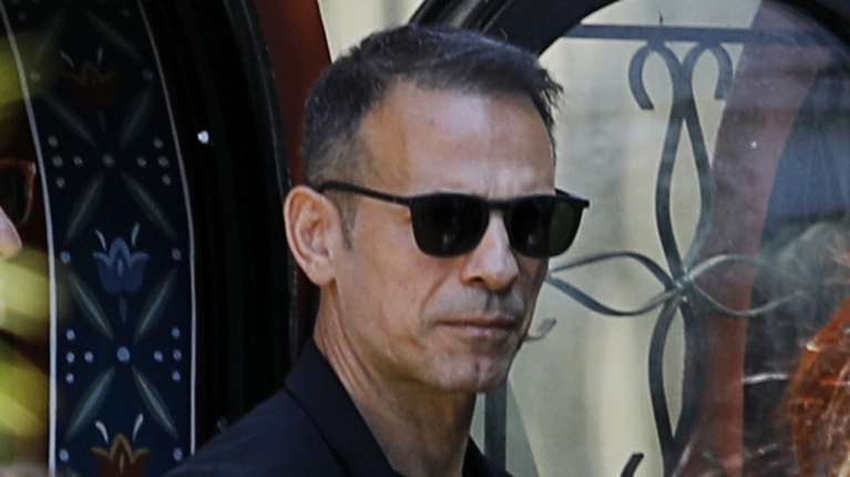 Ντέμης Νικολαΐδης: Η πρώτη εμφάνισή του μετά τον θάνατο της Αλεξάνδρας Νικολαΐδου [εικόνα]