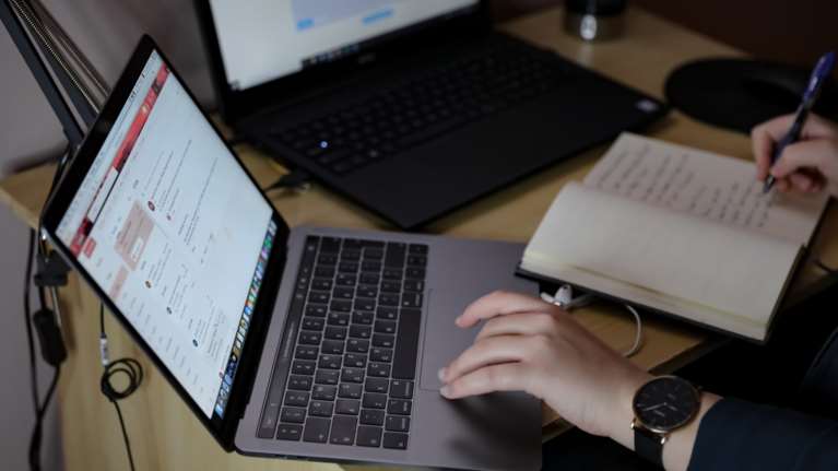 Οι μεγάλες αλλαγές στην τηλεργασία στο Δημόσιο: Οι ευνοημένοι, οι... αδικημένοι και το ανώτατο όριο ημερών