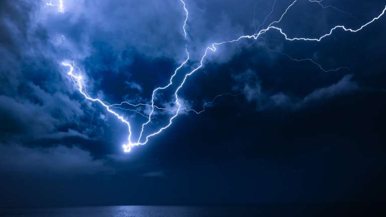 Πάνω από 6.700 κεραυνοί έπεσαν στη χθεσινή κακοκαιρία - Οι περισσότεροι στη Θεσσαλονίκη [χάρτης]