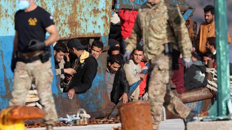 Μέχρι και φυλακή για τους παράνομους μετανάστες: Αυστηροποιείται το πλαίσιο με νέο νομοσχέδιο