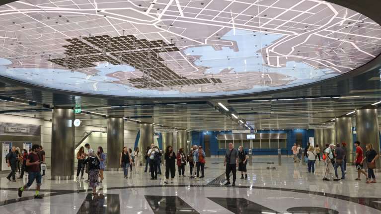 Το Reuters αποθεώνει το μετρό στον Πειραιά: &quot;Μετακινήσεις μέσα από την ιστορία&quot; [βίντεο]