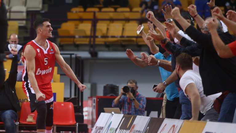 Ευρωλίγκα: Μεγάλη νίκη και κορυφή για τον Ολυμπιακό - 74-68 τη Ρεάλ