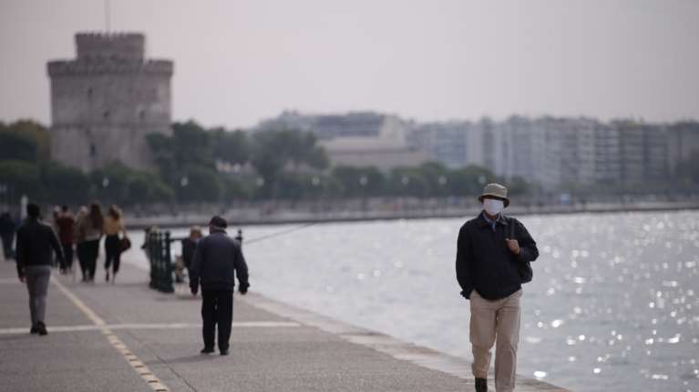Αισιόδοξα στοιχεία από τη Θεσσαλονίκη: Μειώθηκε κατά 22% το ιικό φορτίο στα λύματα