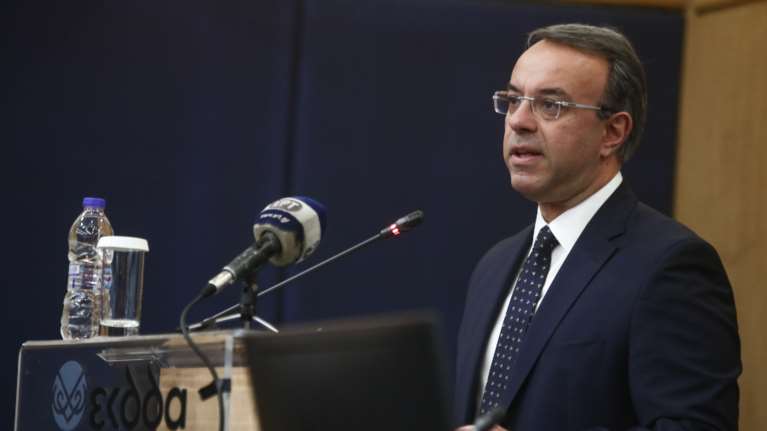 Σταϊκούρας: Πώς θα αποζημιωθούν από το κράτος όσοι επλήγησαν από τις πυρκαγιές