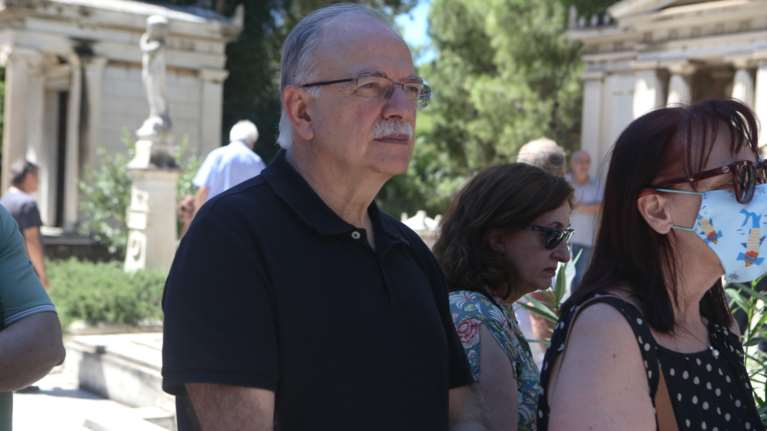 Πόθεν Έσχες: 32 ακίνητα ο Παπαδημούλης και 550 χιλ. ευρώ σε μετοχές - 985 χιλ. ευρώ στην τράπεζα μαζί με τη σύζυγό του