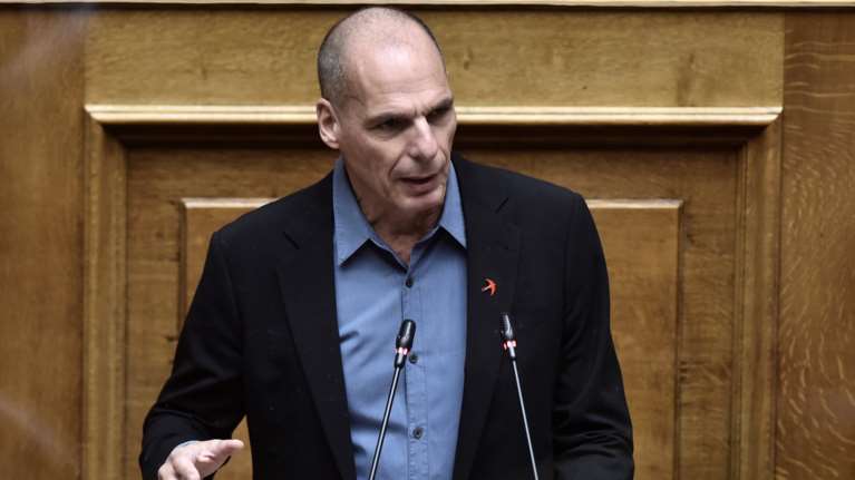 Επίκαιρη ερώτηση Βαρουφάκη στον πρωθυπουργό για τα πτυχία των καλλιτεχνών - Να αποσυρθεί το &quot;κατάπτυστο διάταγμα&quot;