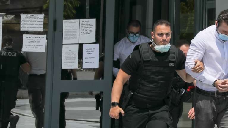 Δολοφονία Μακρή: Ισόβια στον εκτελεστή του επιχειρηματία - 10 χρόνια κάθειρξη στον συνεργό αδελφό του