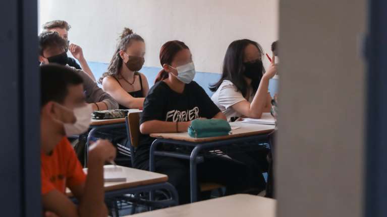 Ανοιγμα σχολείων - Κεραμέως: Το πιθανότερο είναι να ανοίξουν πριν τις γιορτές - Πρώτα τα δημοτικά