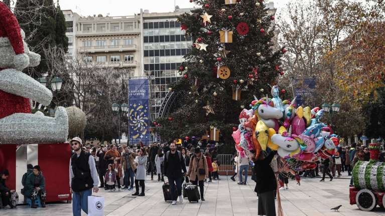 Καιρός: "Ποδαρικό" με τη θερμοκρασία στους 19 βαθμούς - Στα ύψη ο υδράργυρος μέχρι τα Φώτα