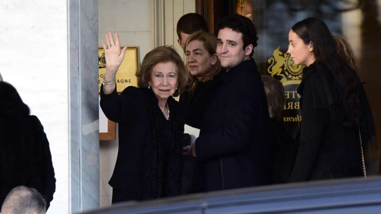 Κηδεία τέως βασιλιά: Γεύμα με 250 υψηλούς προσκεκλημένους στη &quot;Μεγάλη Βρεταννία&quot; -  Καραβίδες, γαρίδες, σφυρίδα, καλαμάρια στο μενού