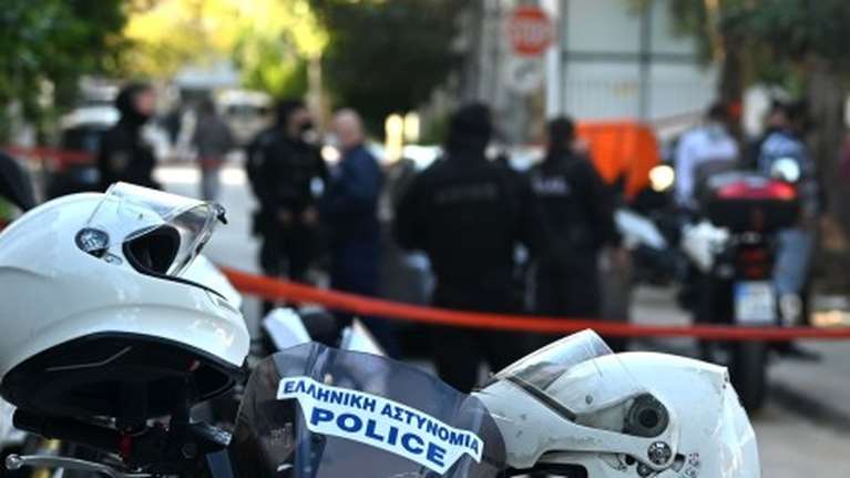 Εγκλημα στο Αιγάλεω: "Ήρθα να παραδοθώ, σκότωσα τη μάνα μου", είπε ο 20χρονος στους αστυνομικούς