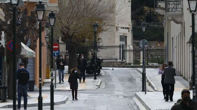 Κορονοϊός: Λιγότερα τα κρούσματα αλλά ακόμα πάνω από 3.000 - 753 διασωληνωμένοι, 72 θάνατοι