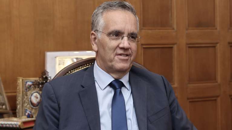 Ισίδωρος Ντογιάκος: Ο εισαγγελέας του Αρείου Πάγου χάρισε 4 απινιδωτές στα δικαστήρια της Αθήνας