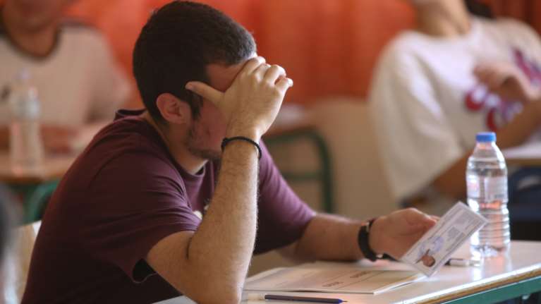 &quot;Κληρώνει&quot; θέματα για τo Λύκειο: Στην Τράπεζα Θεμάτων τα πρώτα 2.000 - Τι είναι οι καθηγητές θεματοδότες