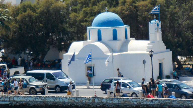 Σπάει το ένα ρεκόρ μετά το άλλο ο τουρισμός στις Κυκλάδες - Δυσεύρετα τα δωμάτια τον Αύγουστο