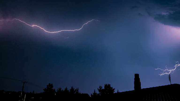 Έκτακτο δελτίο επιδείνωσης καιρού: Πού θα χτυπήσει η κακοκαιρία το βράδυ της Δευτέρας