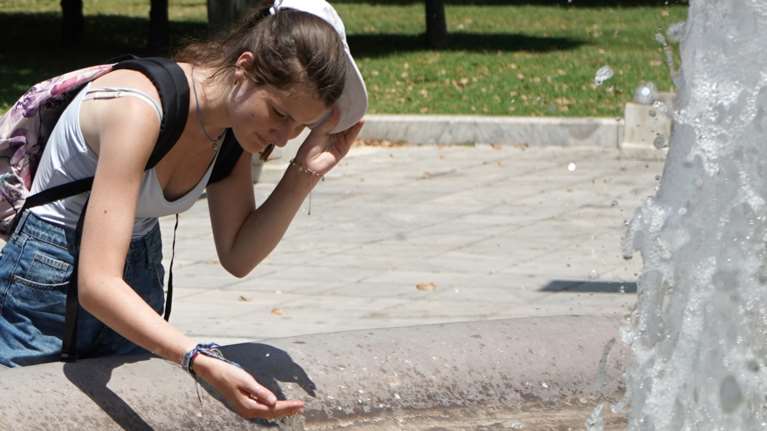 Καύσωνας: Αρχισε η καυτή δεύτερη φάση - Ποιες περιοχές θα &quot;ψηθούν&quot; αύριο με τον υδράργυρο να χτυπάει και 45άρια