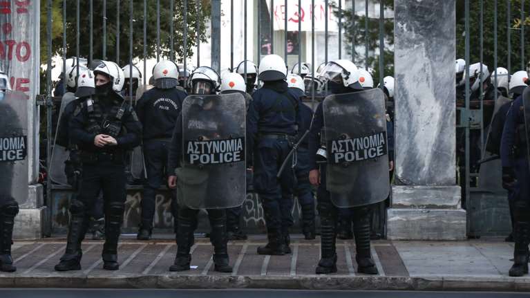 Εορτασμός Πολυτεχνείου: Απαγόρευση συγκεντρώσεων άνω των 4 ατόμων από σήμερα σε όλη τη χώρα -  Βαριά πρόστιμα