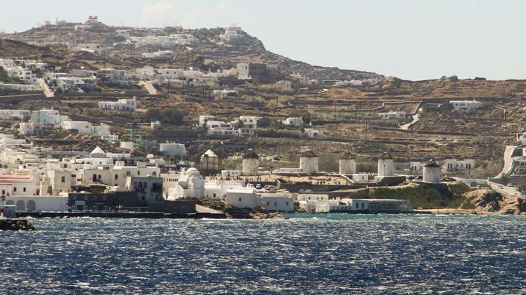 Κορονοϊός: Απαγορεύεται πλέον η κυκλοφορία στη Μύκονο από τις 8 το βράδυ μέχρι το πρωί