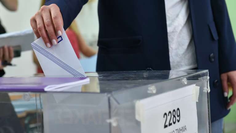 Δημοσκόπηση MRB: Πέμπτο κόμμα ο ΣΥΡΙΖΑ - Στηρίζουν Κασσελάκη αλλά θέλουν επιστροφή Τσίπρα - Προβάδισμα για Ανδρουλάκη