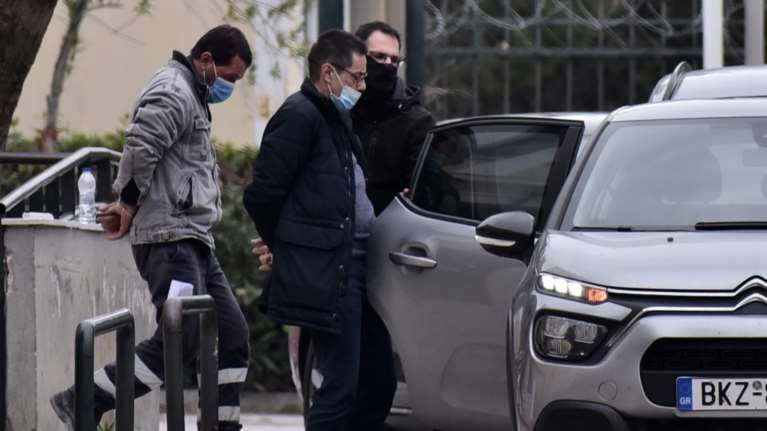 Κολωνός: 10 φορές σε 4 μήνες βίασε τη 12χρονη o δερματολόγος - Εντόπισαν και οδοντίατρο μαζί με άλλους 5 βιαστές