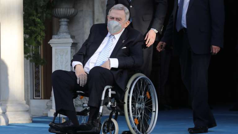 Με οξύ εγκεφαλικό ο τέως βασιλιάς Κωνσταντίνος - Νοσηλεύεται σε ΜΕΘ