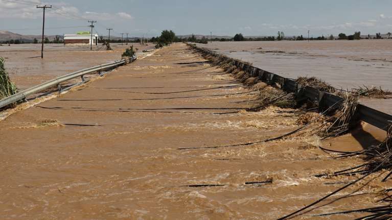 Δήμαρχος Λάρισας: &quot;Στα 10 μέτρα η στάθμη του Πηνειού&quot; - Η πόλη κινδυνεύει να πλημμυρίσει, εκκένωση του Ιπποκράτη