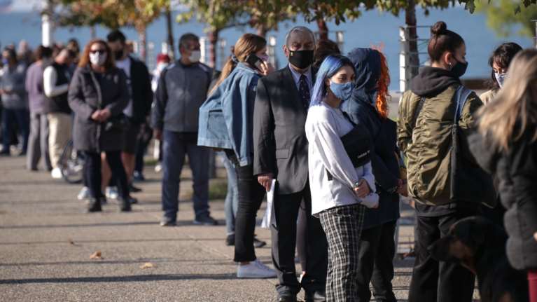 Κορονοϊός - Γώγος: Θα έχουμε 2.000 κρούσματα το Σαββατοκύριακο- Νέο ωράριο στην εστίαση και απαγόρευση κυκλοφορίας