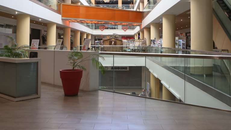 Λοιμωξιολόγοι- Εισήγηση σοκ: Να μην ανοίξουν τα μαγαζιά τα Χριστούγεννα- Μόνο κομμωτήρια και βιβλιοπωλεία