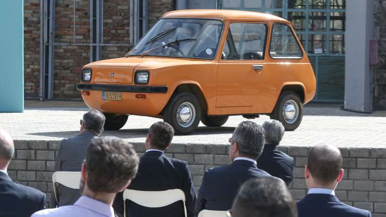 Μπόνους έως και 6.000 ευρώ για την αγορά ηλεκτρικού ΙΧ- Επιδότηση και για τα ηλεκτρικά σκούτερ και τα Ταξί