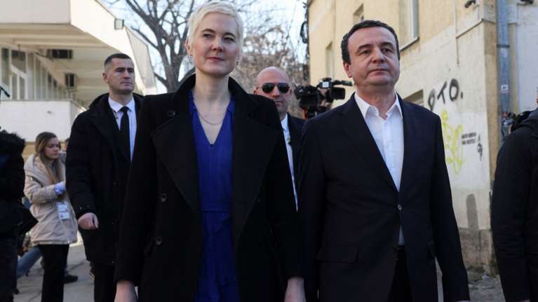 Εκλογές στο Κόσοβο: Επικράτηση του κόμματος του νυν πρωθυπουργού Άλμπιν Κούρτι αλλά πολύ μακριά από την αυτοδυναμία