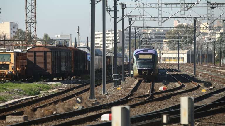 Έρευνα για την παρ&#39; ολίγον σύγκρουση στον Προαστιακό: Εξετάζονται ηχητικές καταγραφές και βιντεοληπτικό υλικό