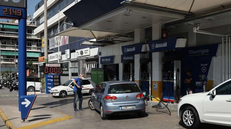 Τα… μυστήρια της αμόλυβδης: Πού οφείλονται οι εκρηκτικές διαφορές ανά λίτρο στην ίδια περιοχή