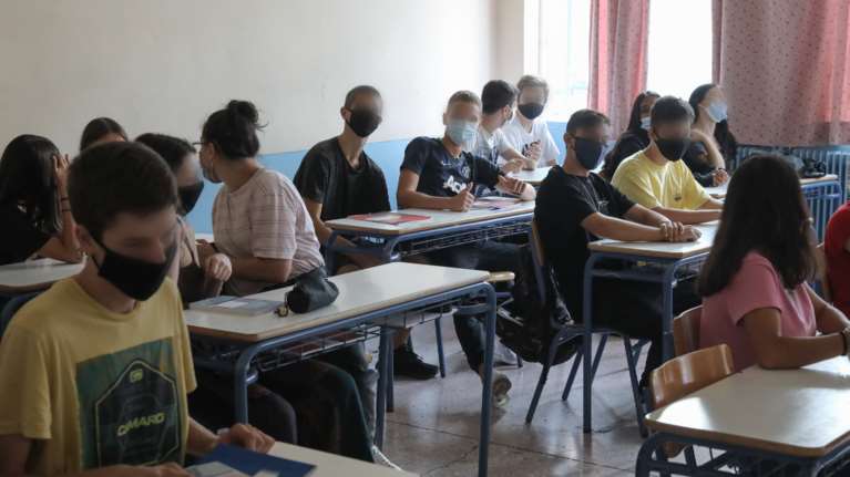 Ανοιγμα Δημοτικών, Γυμνασίων στις 10 Μαΐου- Κλείνουν στις 11 Ιουνίου, χωρίς ενδοσχολικές εξετάσεις