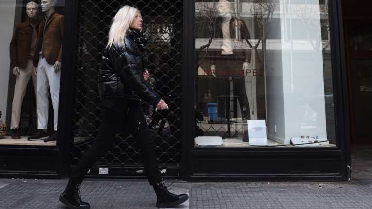 &quot;Αντάρτικο&quot; από τους Περιφερειάρχες: Ζητούν αποζημίωση 5.000 ευρώ για τους εμπόρους σε Θεσσαλονίκη, Αχαΐα και Κοζάνη