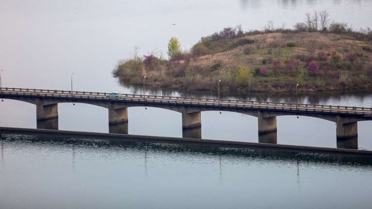 Βέροια: Με ψυχολογικά προβλήματα η μητέρα που πέταξε το 11 μηνών παιδί της στο φράγμα του Αλιάκμονα - Υπέδειξε το σημείο