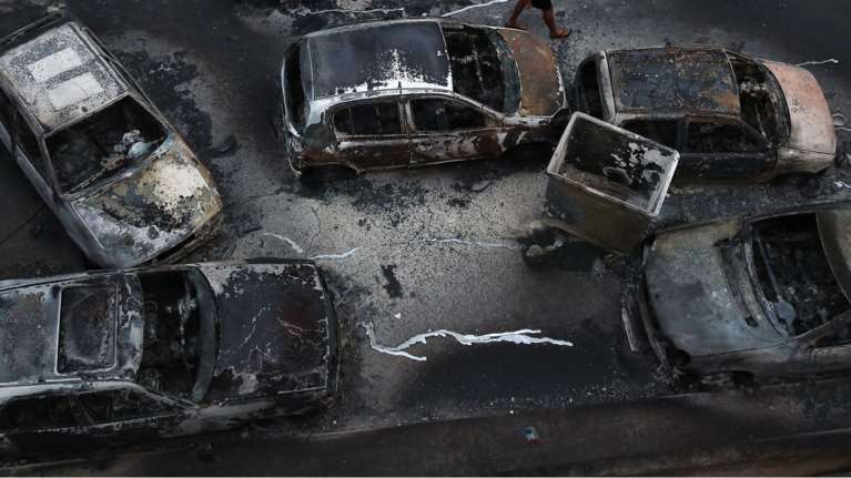 Επιζήσασα από το Μάτι για το βιβλίο Τσίπρα: "Πιστεύεις πως μπορείς σε 8 "δακρύβρεχτες" σελίδες να μας πείσεις;"